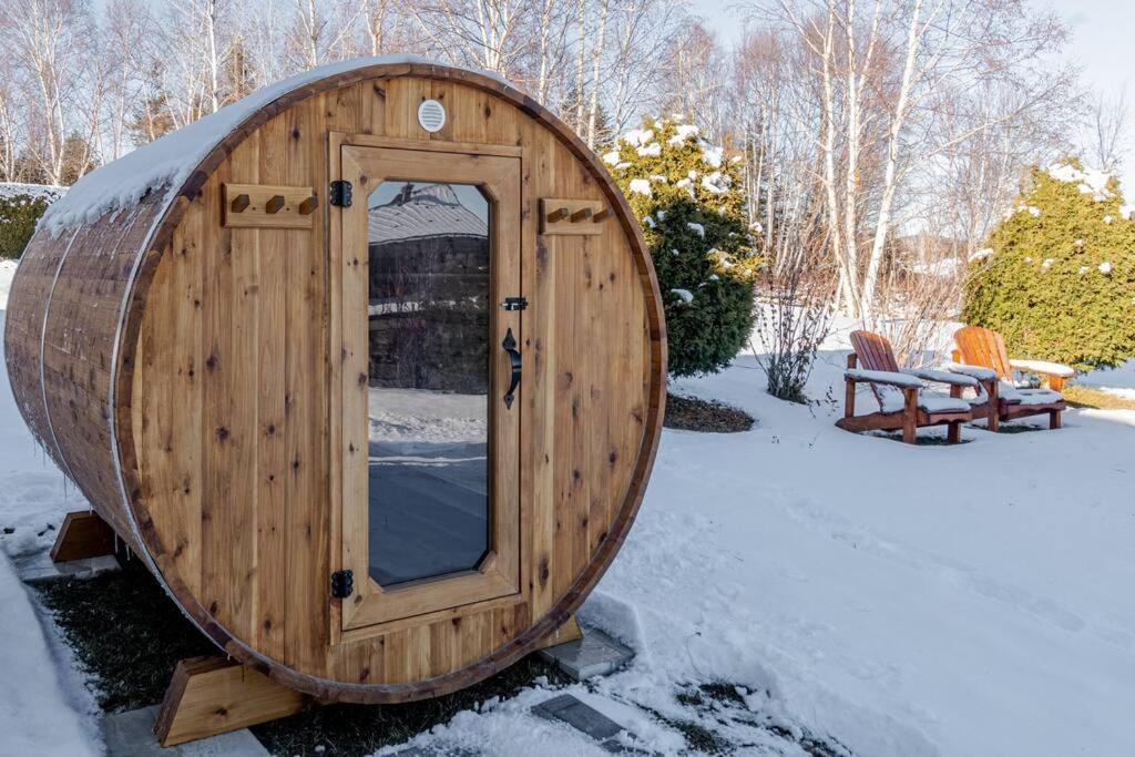 Spa, Sauna Et Foyer : Le Phare De Baie-Saint-Paul Exterior photo